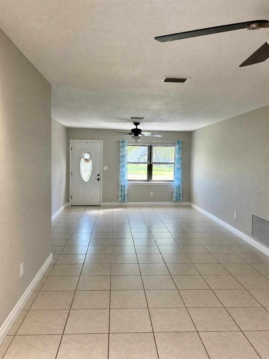 Single Family Residence at 8445 DUNNELLON RD, WEEKI WACHEE, photo 11 of 16