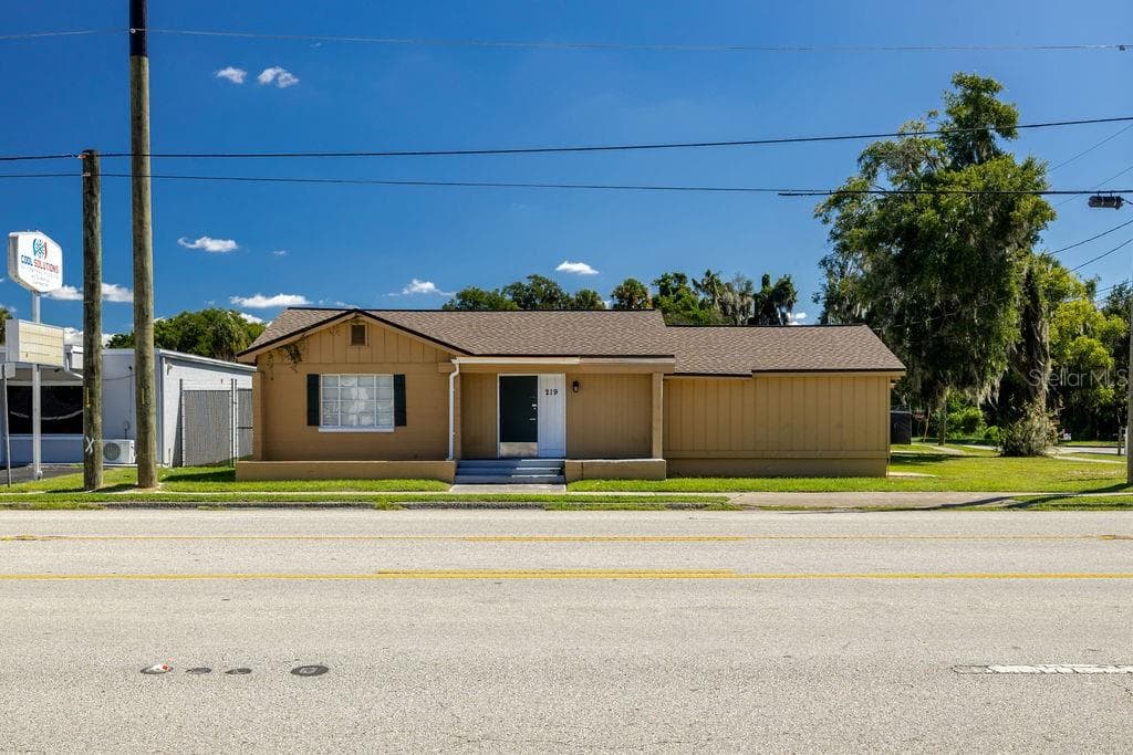 Front of building facing 15-A to the West - 219 S SPRING GARDEN AVE, DELAND