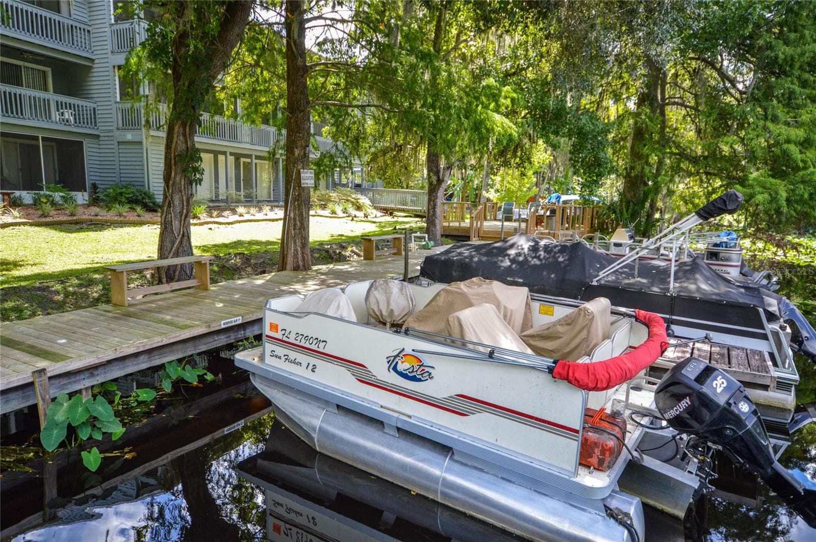 Boat slip/dock - 20820 RIVER DR #B25, DUNNELLON