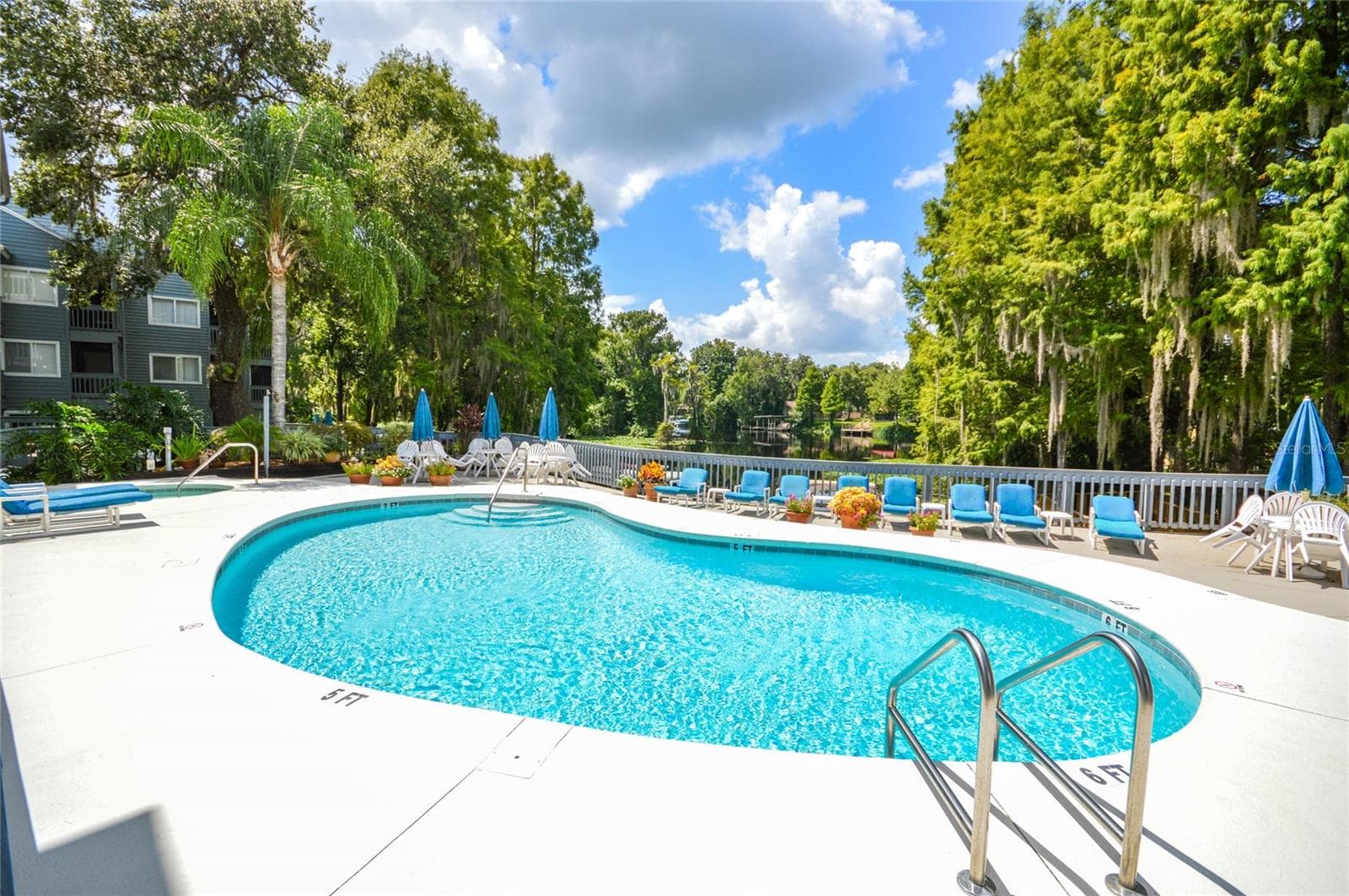 Heated solar pool - 20820 RIVER DR #B25, DUNNELLON