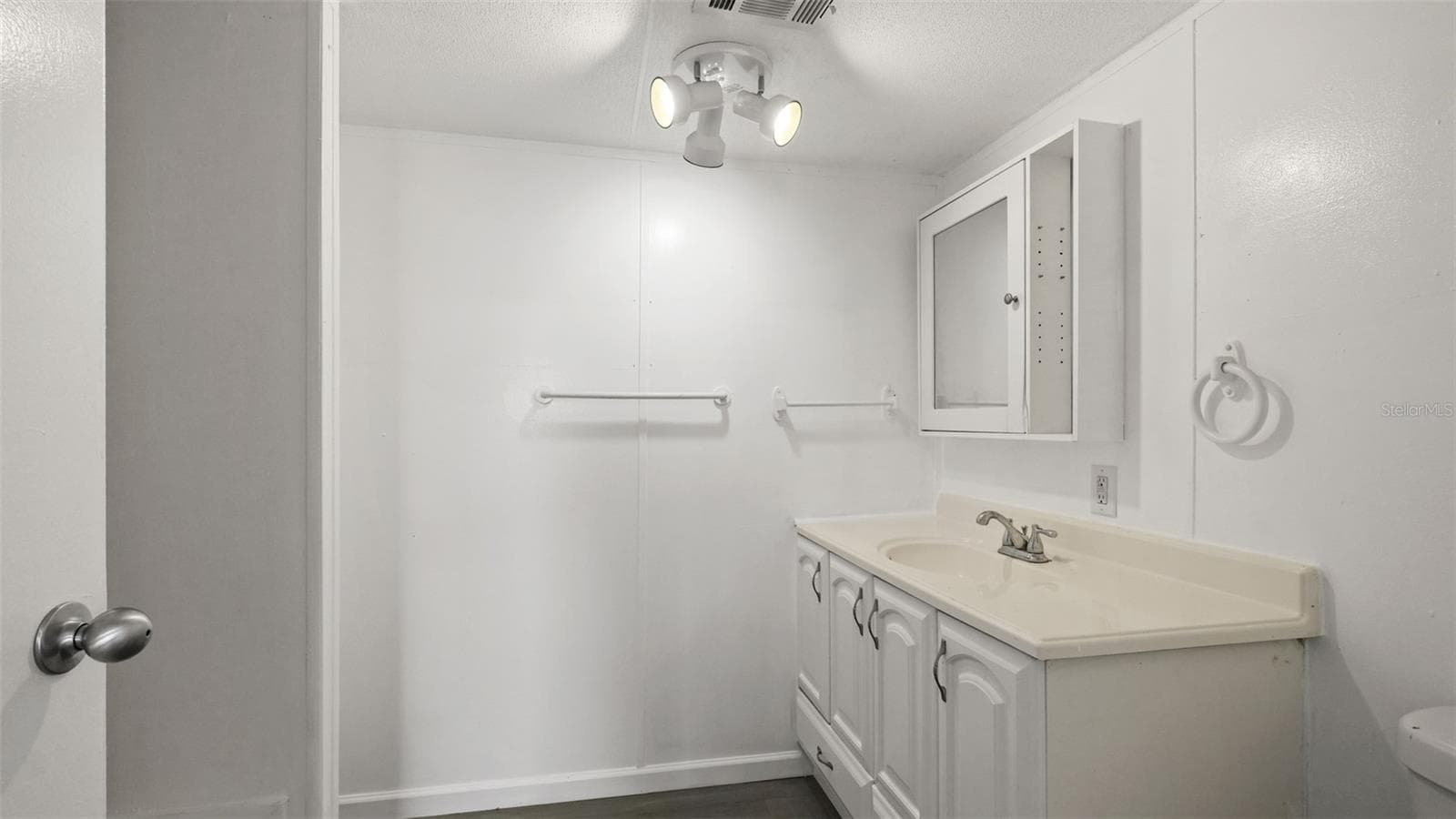 Manufactured Home at 16100 LACANTO ST, BROOKSVILLE, photo 28 of 43