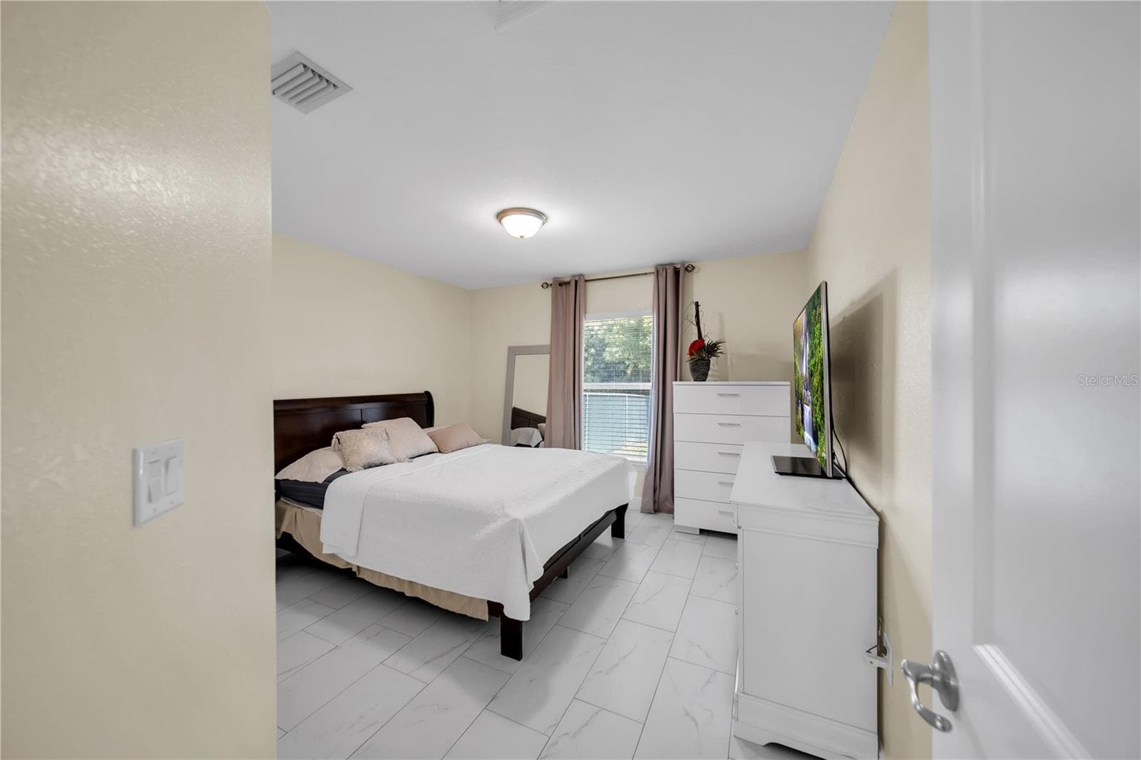 Single Family Residence at 1211 NW 27TH PL, CAPE CORAL, photo 26 of 37