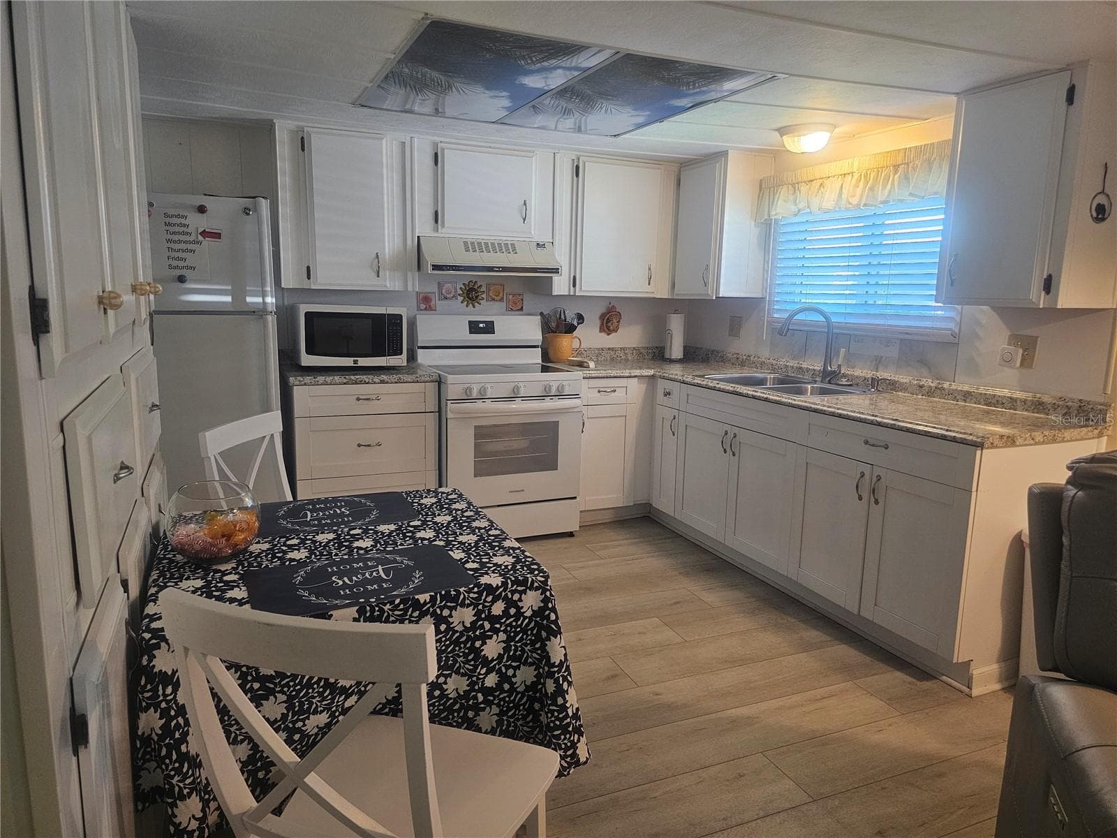Kitchen - 392 COBIA WAY, OLDSMAR