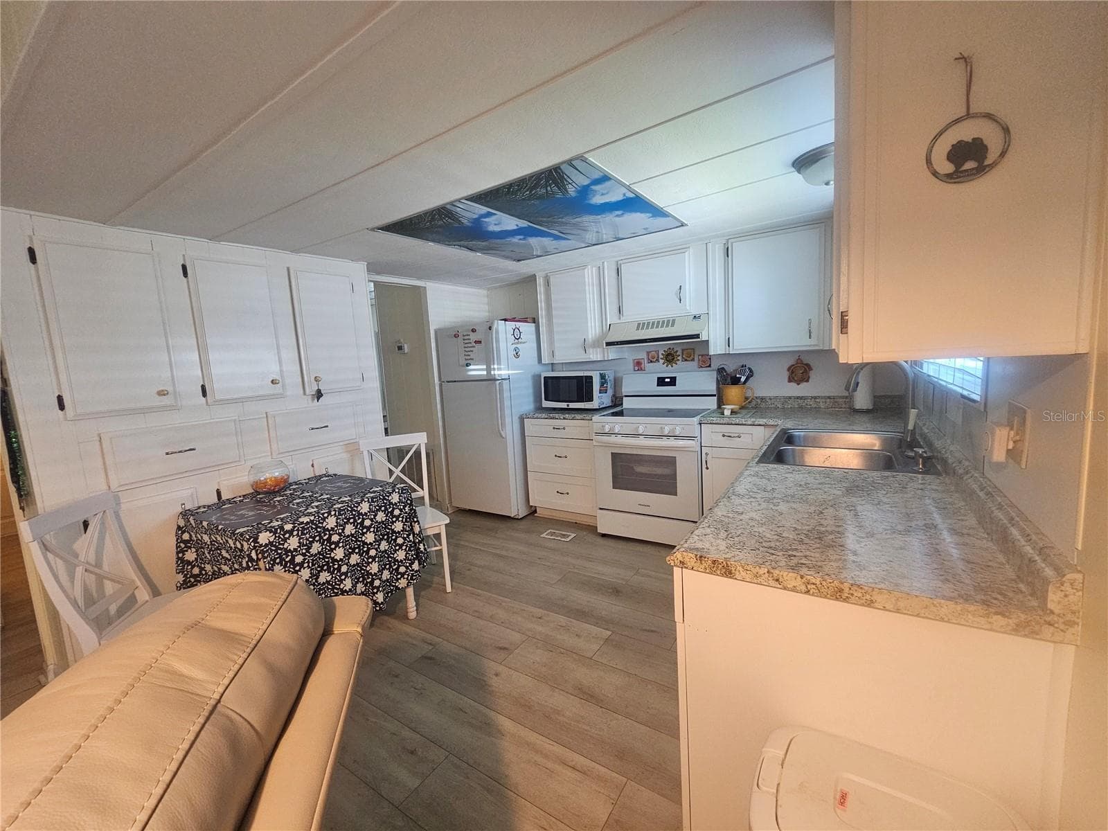 Kitchen - 392 COBIA WAY, OLDSMAR