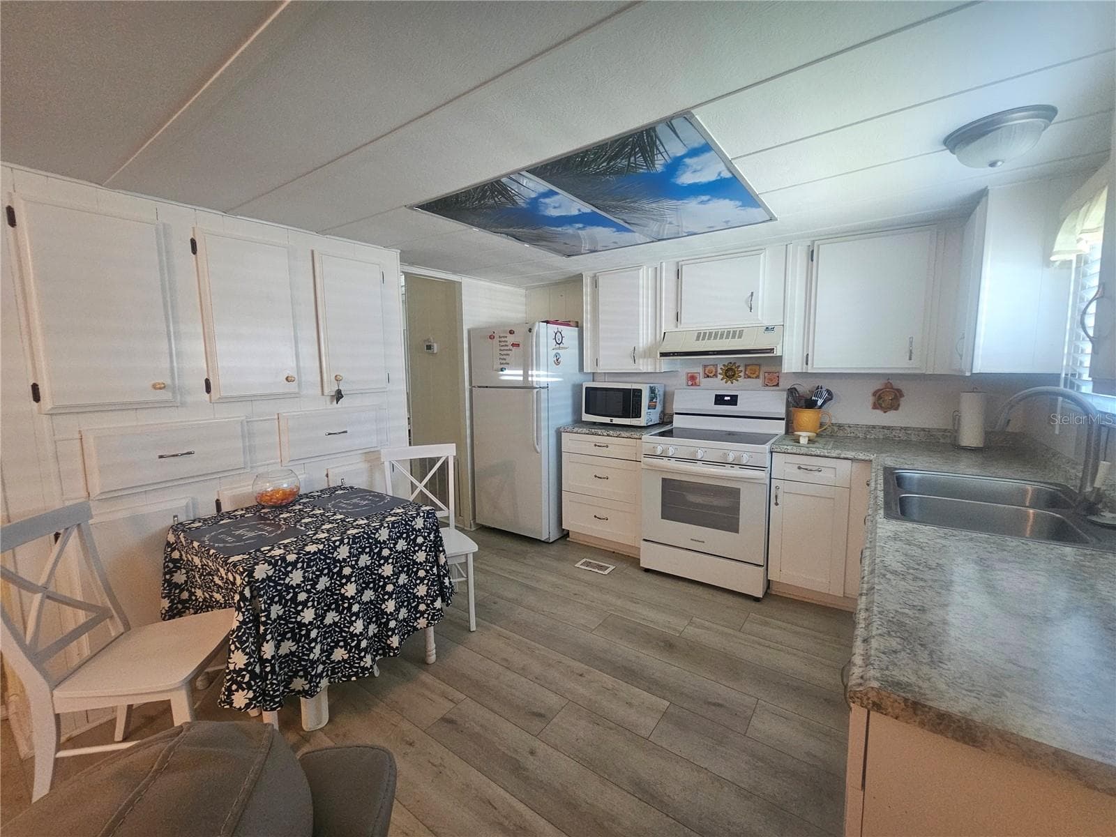 Kitchen - 392 COBIA WAY, OLDSMAR