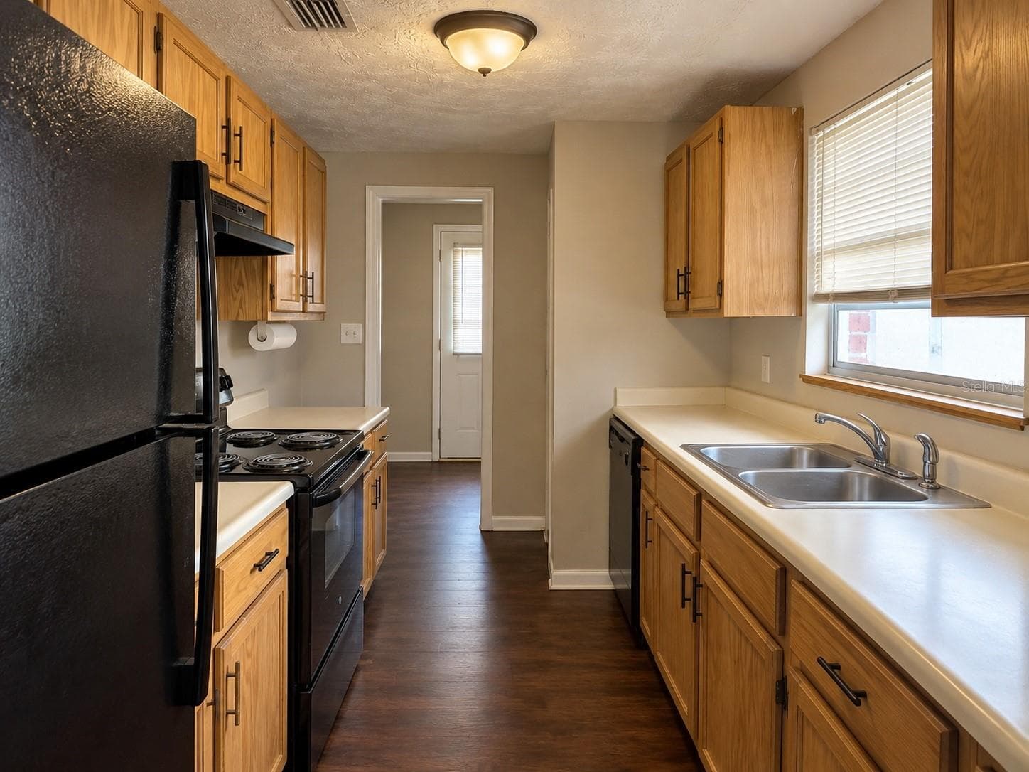 Single Family Residence at 4121 SHARBETH DR E, JACKSONVILLE, photo 4 of 13