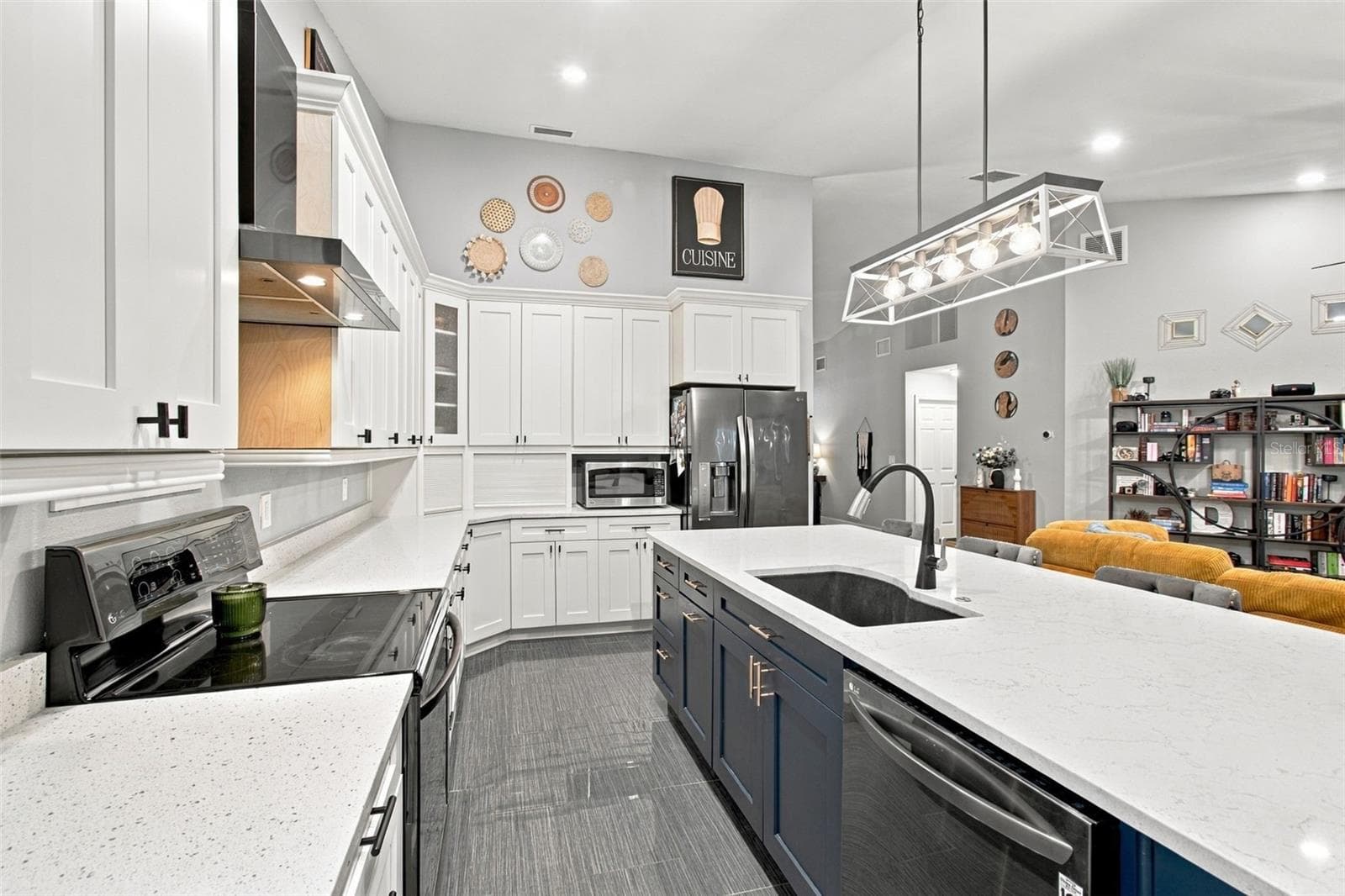 Single Family Residence at 10810 SAILBROOKE DR, RIVERVIEW, photo 14 of 40