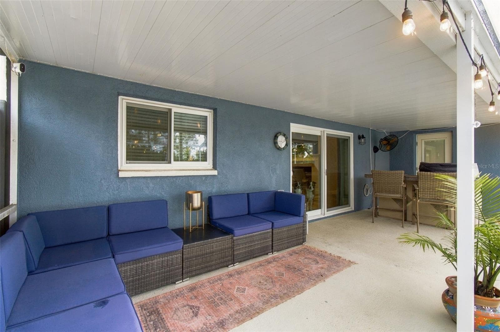 Covered lanai with built in grill - 10810 SAILBROOKE DR, RIVERVIEW