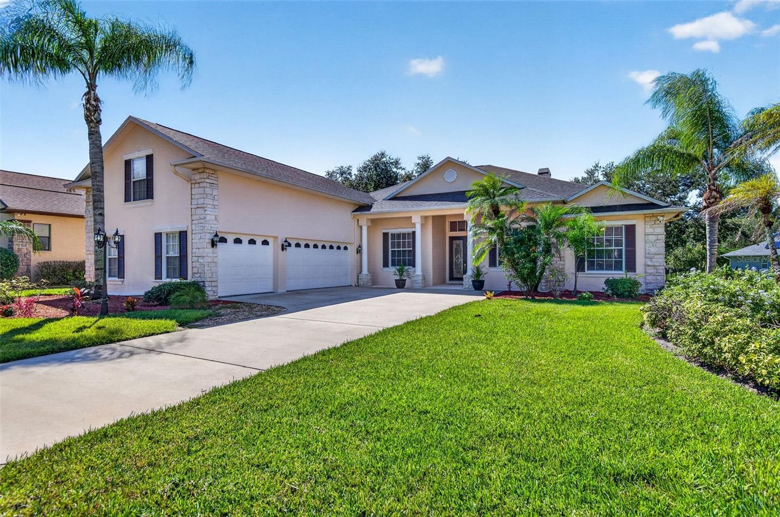 Single Family Residence at 725 CITRUS WOOD LN, VALRICO, photo 3 of 74