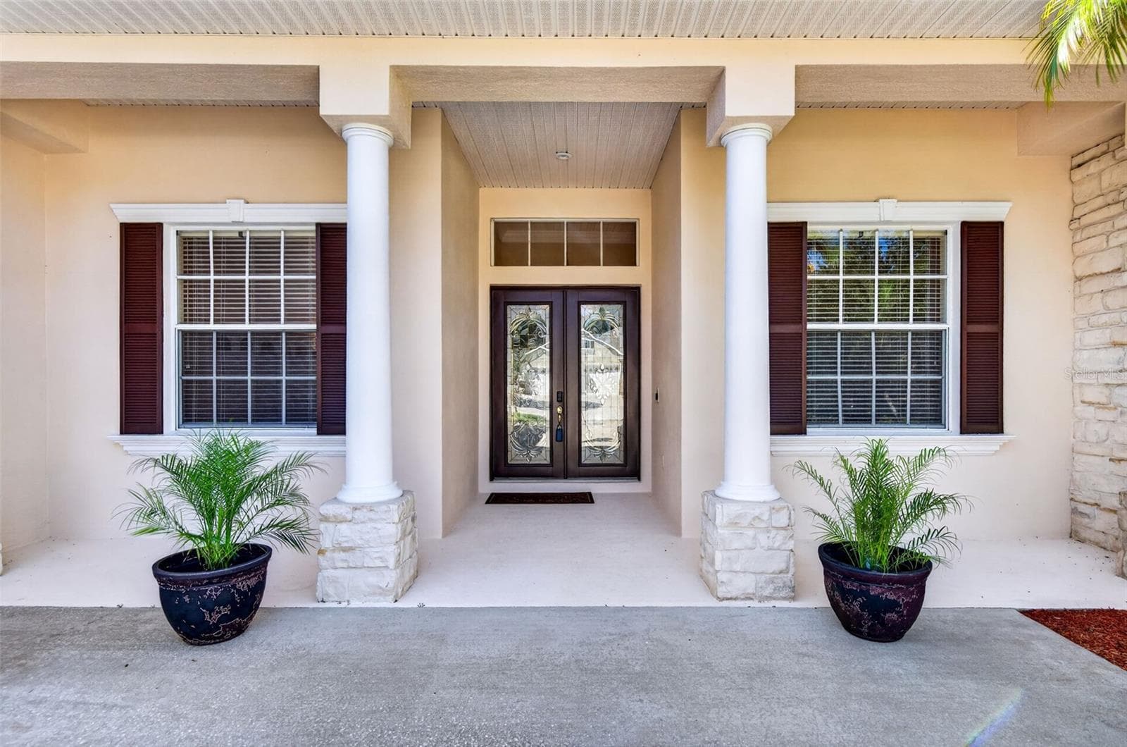 Single Family Residence at 725 CITRUS WOOD LN, VALRICO, photo 4 of 74
