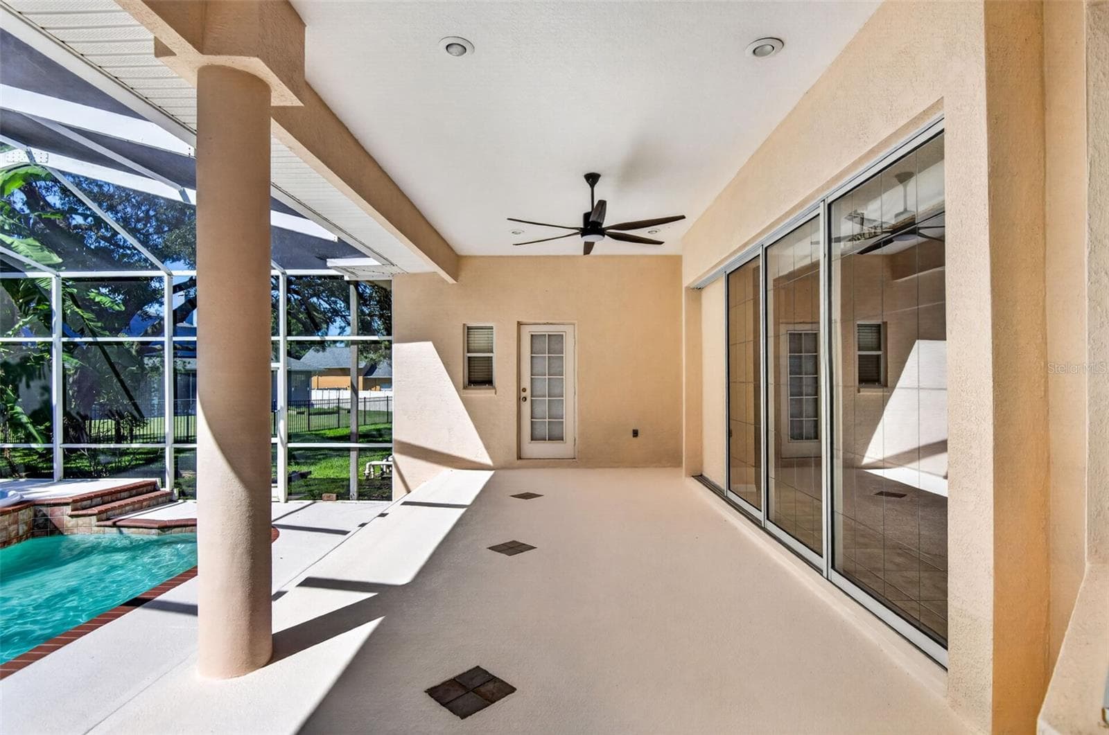 Single Family Residence at 725 CITRUS WOOD LN, VALRICO, photo 54 of 74