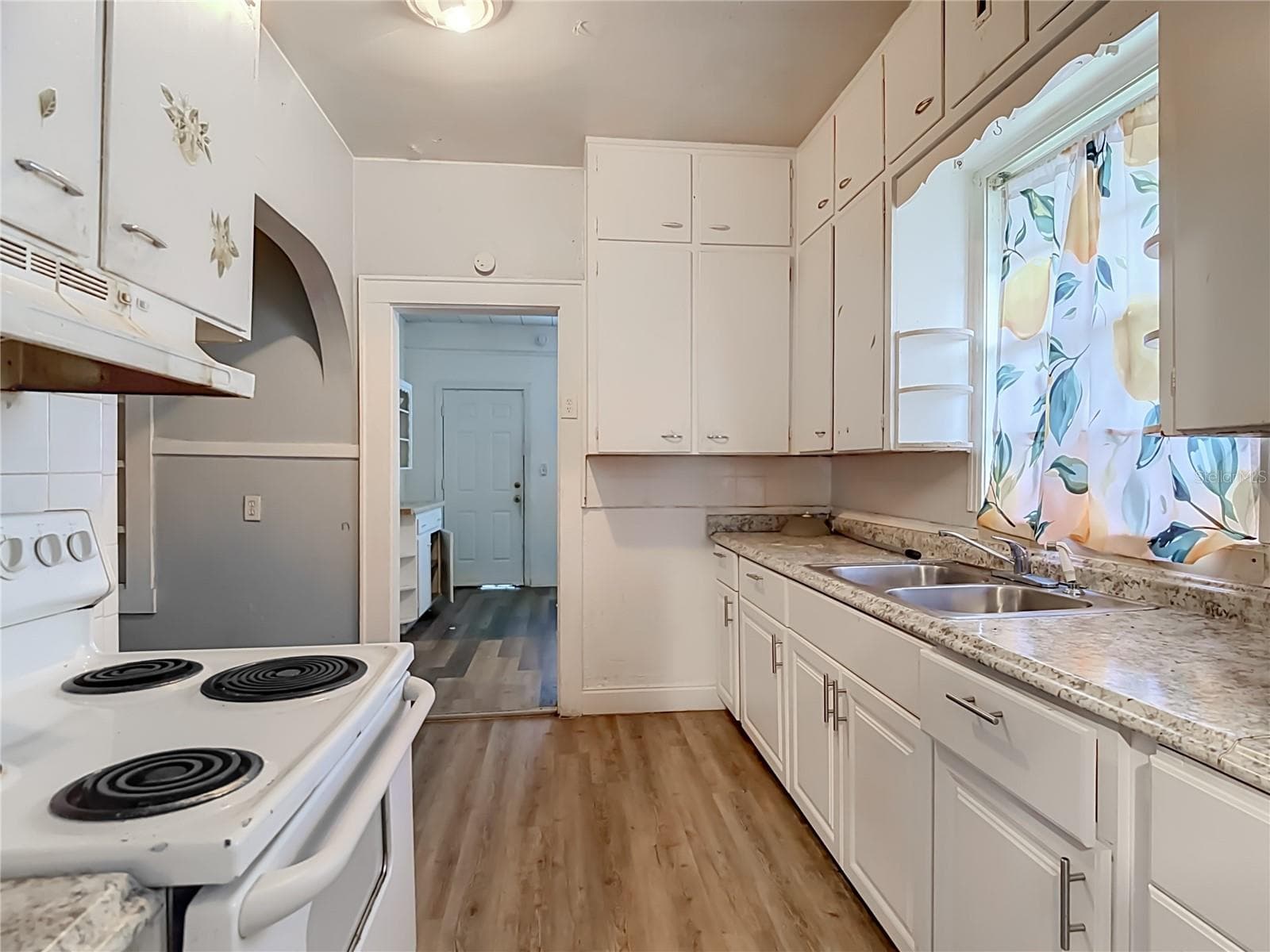 Single Family Residence at 1148 GILMORE AVE, LAKELAND, photo 6 of 23