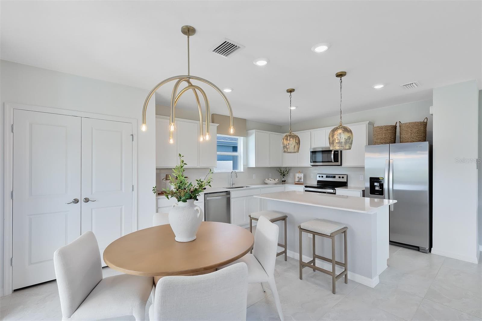 Model Home Design Only. Pictures and furnishings are for illustrative purposes only. Elevations, colors and options may vary. Furniture is for model home staging only. - 4734 HARRINGTON FIELDS DRIVE, DAVENPORT