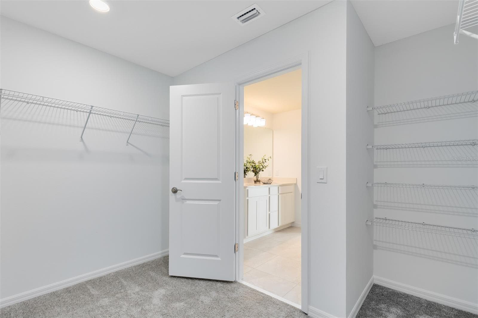 Model Home Design Only. Pictures and furnishings are for illustrative purposes only. Elevations, colors and options may vary. Furniture is for model home staging only. - 4734 HARRINGTON FIELDS DRIVE, DAVENPORT