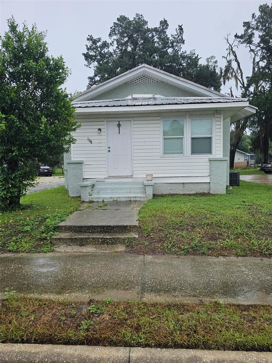 627 NE 8TH AVE