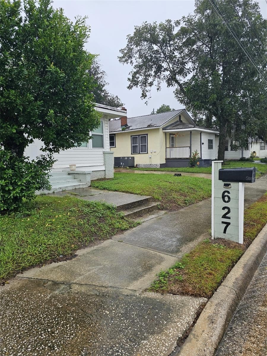 Single Family Residence at 627 NE 8TH AVE, OCALA, photo 3 of 20