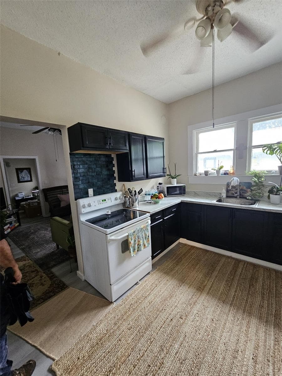 Single Family Residence at 627 NE 8TH AVE, OCALA, photo 6 of 20