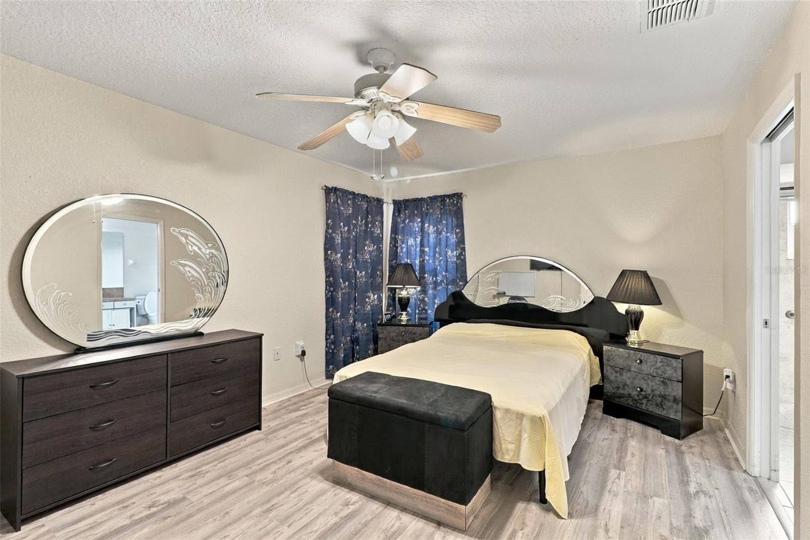 Master bedroom - 2104 LINWOOD AVE, SPRING HILL