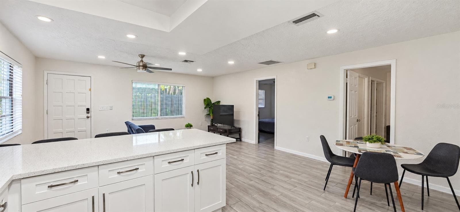 2/1 unit - 8090 50TH AVE N #8092, ST PETERSBURG