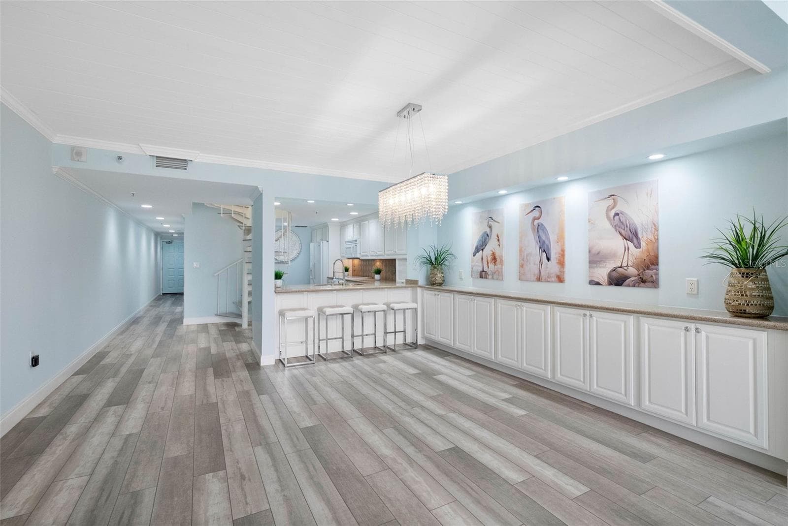 Built-in dining cabinetry - 19700 GULF BLVD #202, INDIAN SHORES