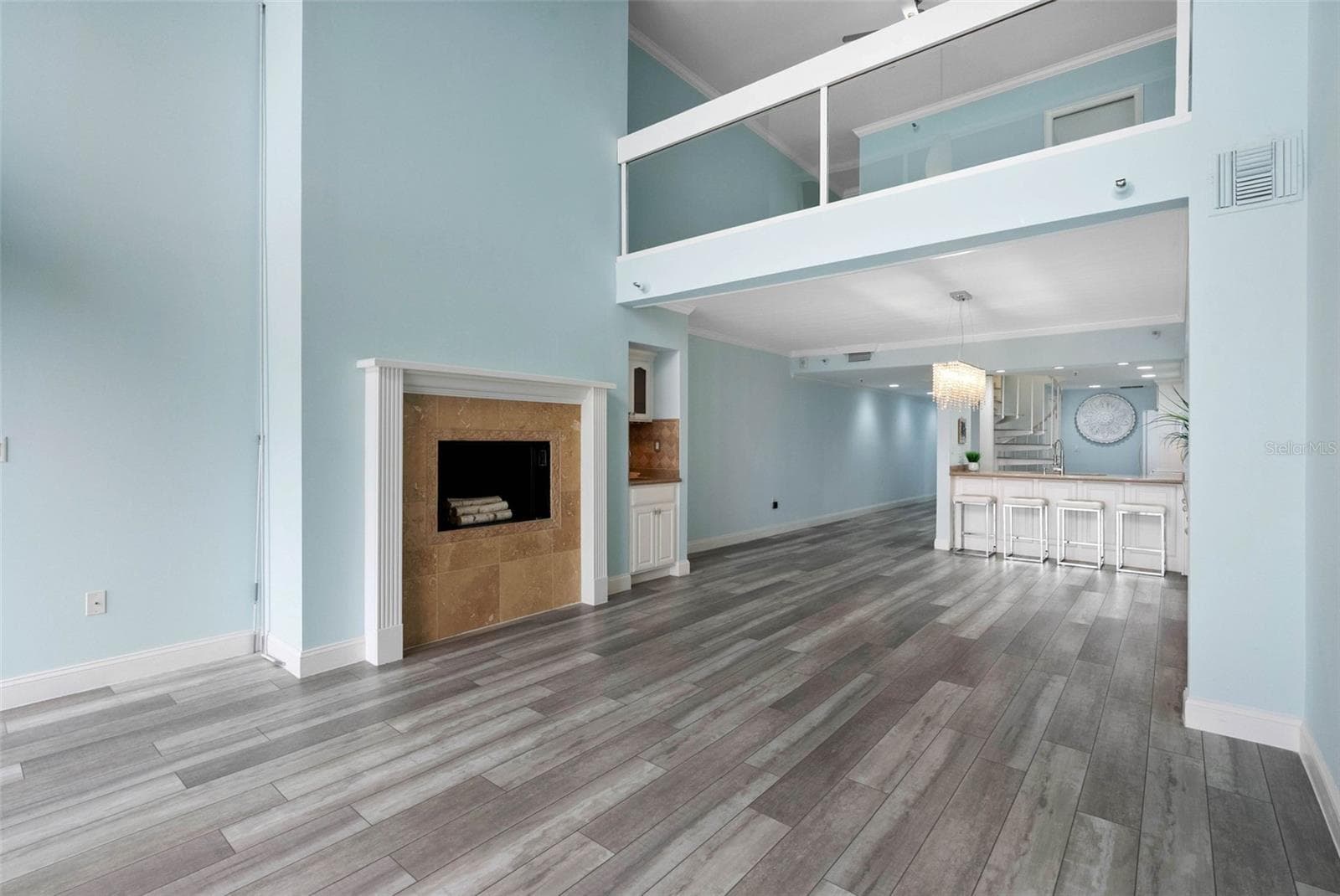 Travertine fireplace - 19700 GULF BLVD #202, INDIAN SHORES