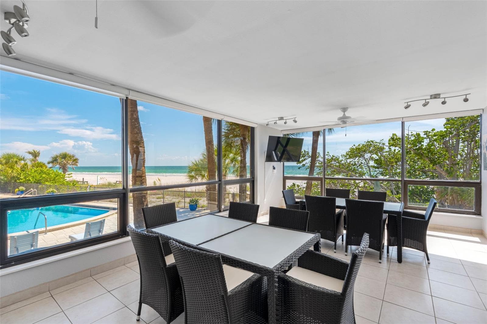 Poolside/Beachfront clubhouse - 19700 GULF BLVD #202, INDIAN SHORES
