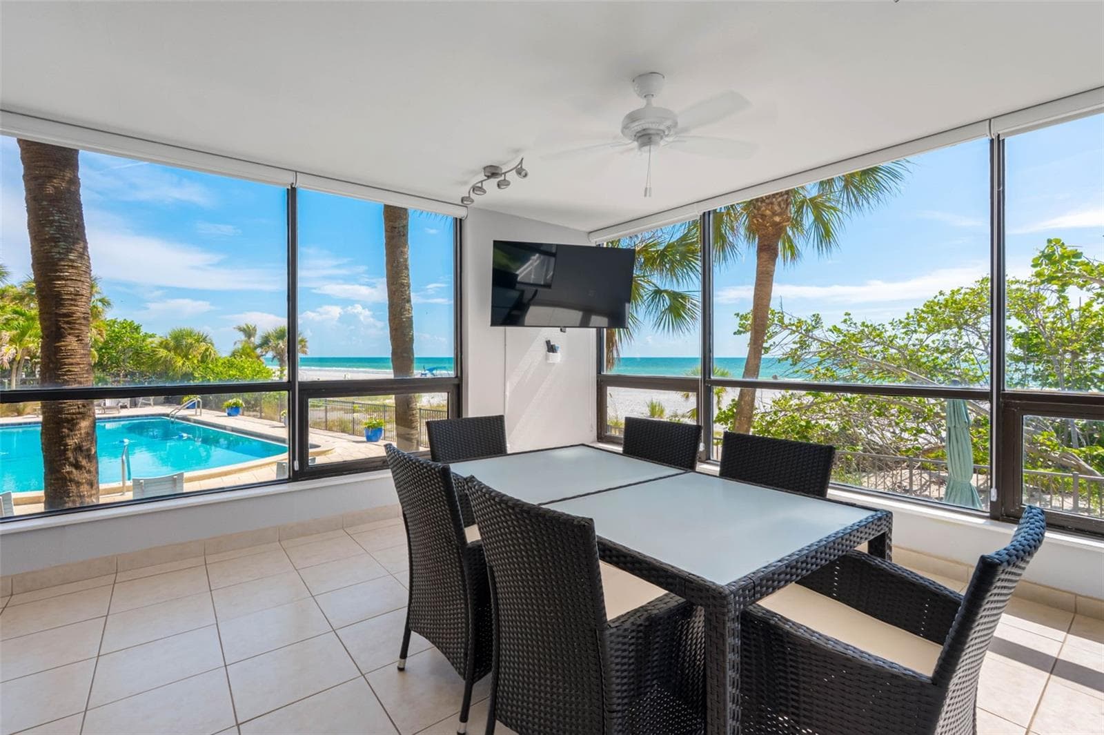 Poolside/Beachfront clubhouse - 19700 GULF BLVD #202, INDIAN SHORES