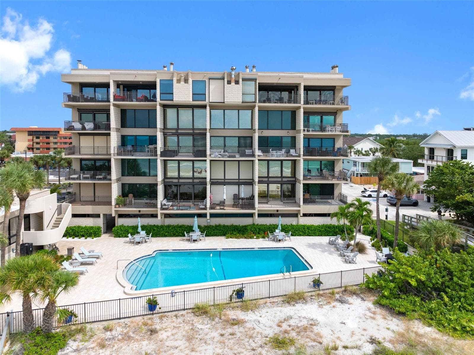 18 unit boutiques building directly on the beach - 19700 GULF BLVD #202, INDIAN SHORES