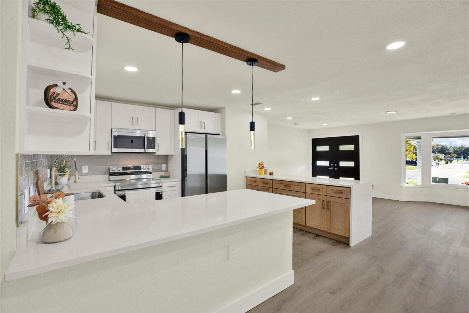 Single Family Residence at 720 SAILFISH DR, BRANDON, photo 8 of 33