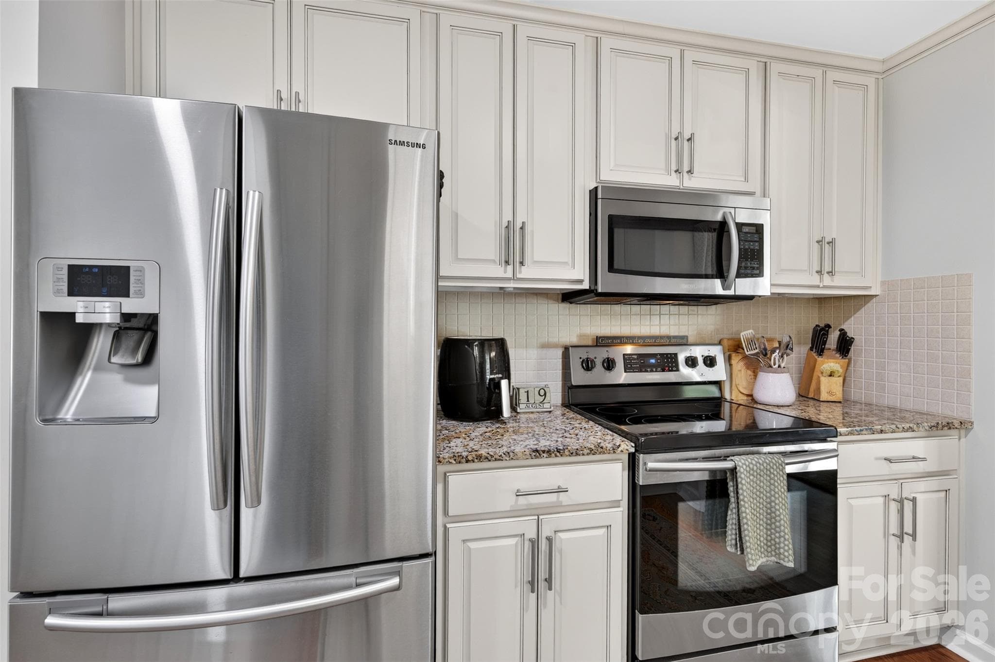kitchen - 2209 Rainbrook Drive, Monroe