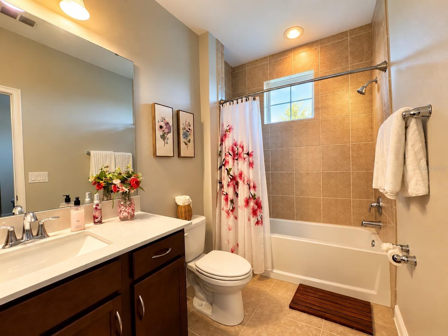 Junior Master Bedroom's private bathroom - 3120 CRISPIN CIR, ST CLOUD