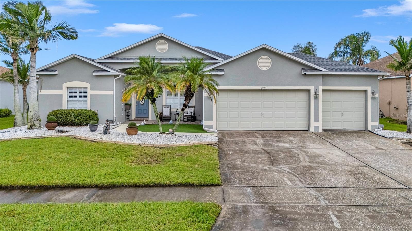 255 STRATHMORE CIR