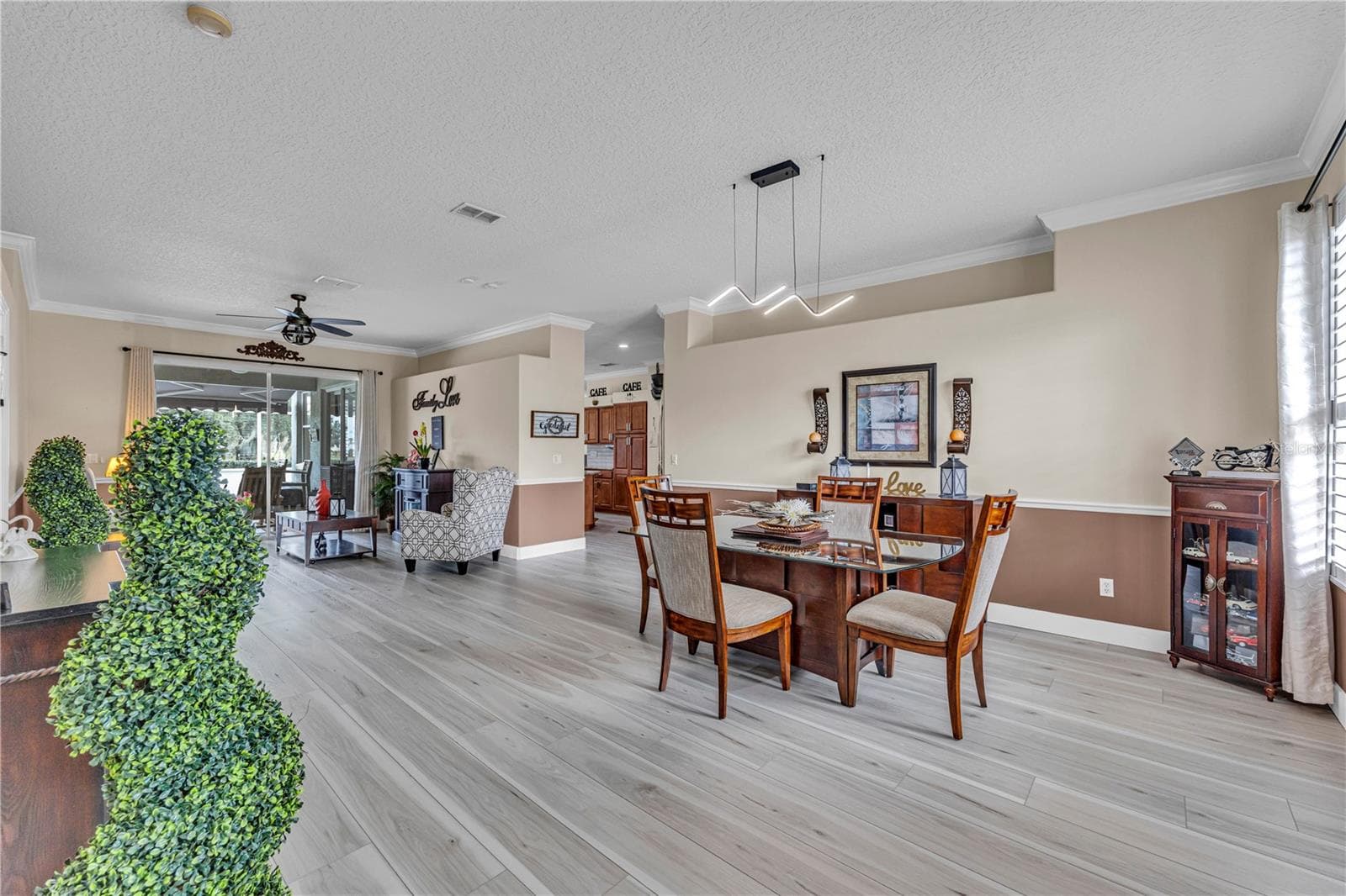 Single Family Residence at 255 STRATHMORE CIR, KISSIMMEE, photo 3 of 40