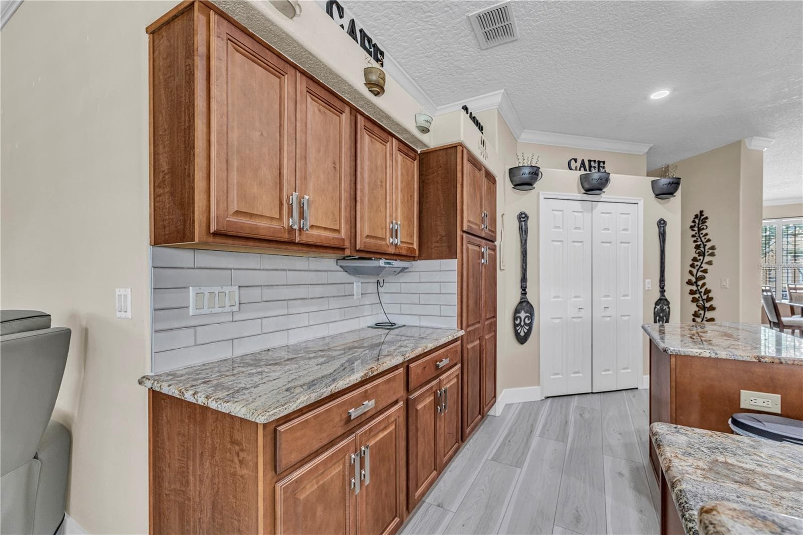 Single Family Residence at 255 STRATHMORE CIR, KISSIMMEE, photo 11 of 40