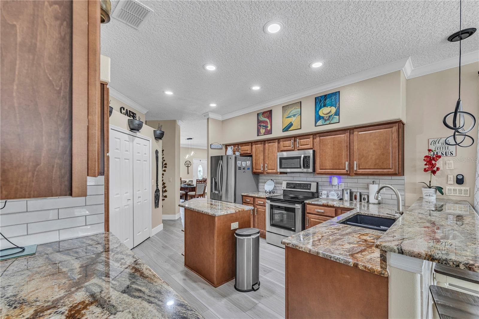 Single Family Residence at 255 STRATHMORE CIR, KISSIMMEE, photo 12 of 40