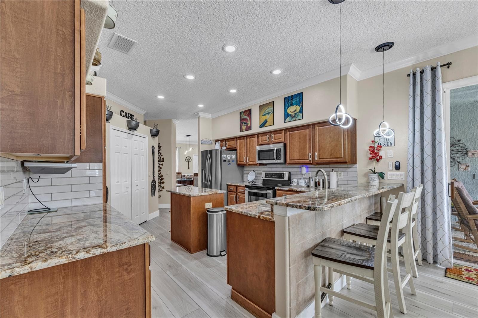 Single Family Residence at 255 STRATHMORE CIR, KISSIMMEE, photo 13 of 40