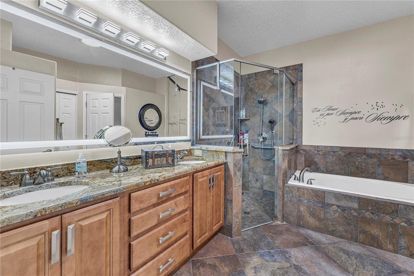Single Family Residence at 255 STRATHMORE CIR, KISSIMMEE, photo 24 of 40