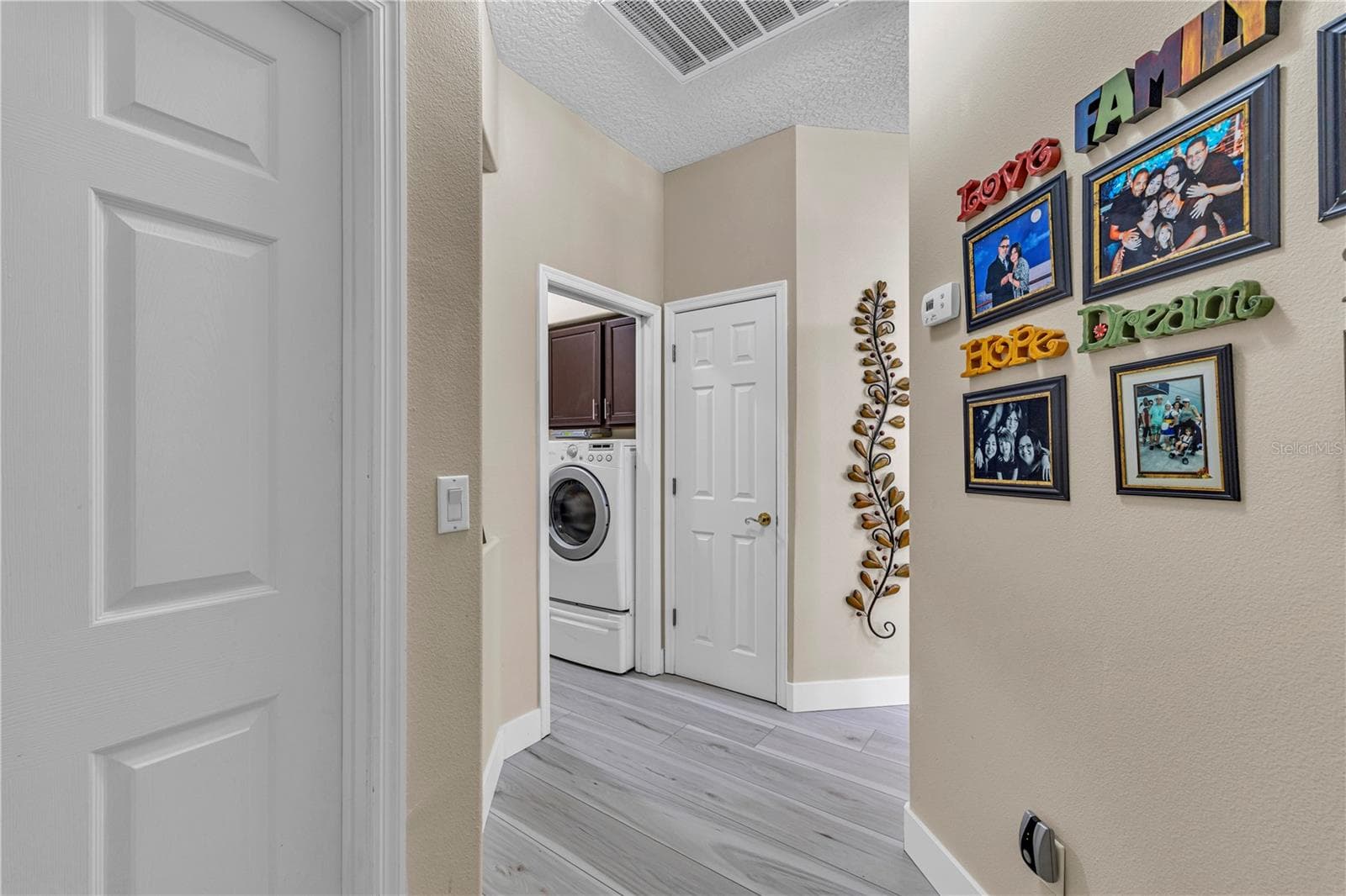 Single Family Residence at 255 STRATHMORE CIR, KISSIMMEE, photo 29 of 40