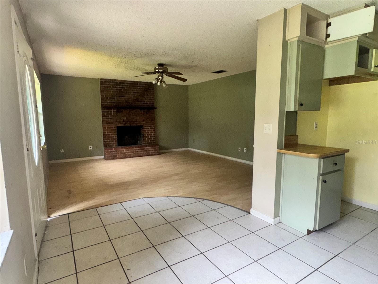 Single Family Residence at 1603 ROYAL PALM DR, EDGEWATER, photo 3 of 14