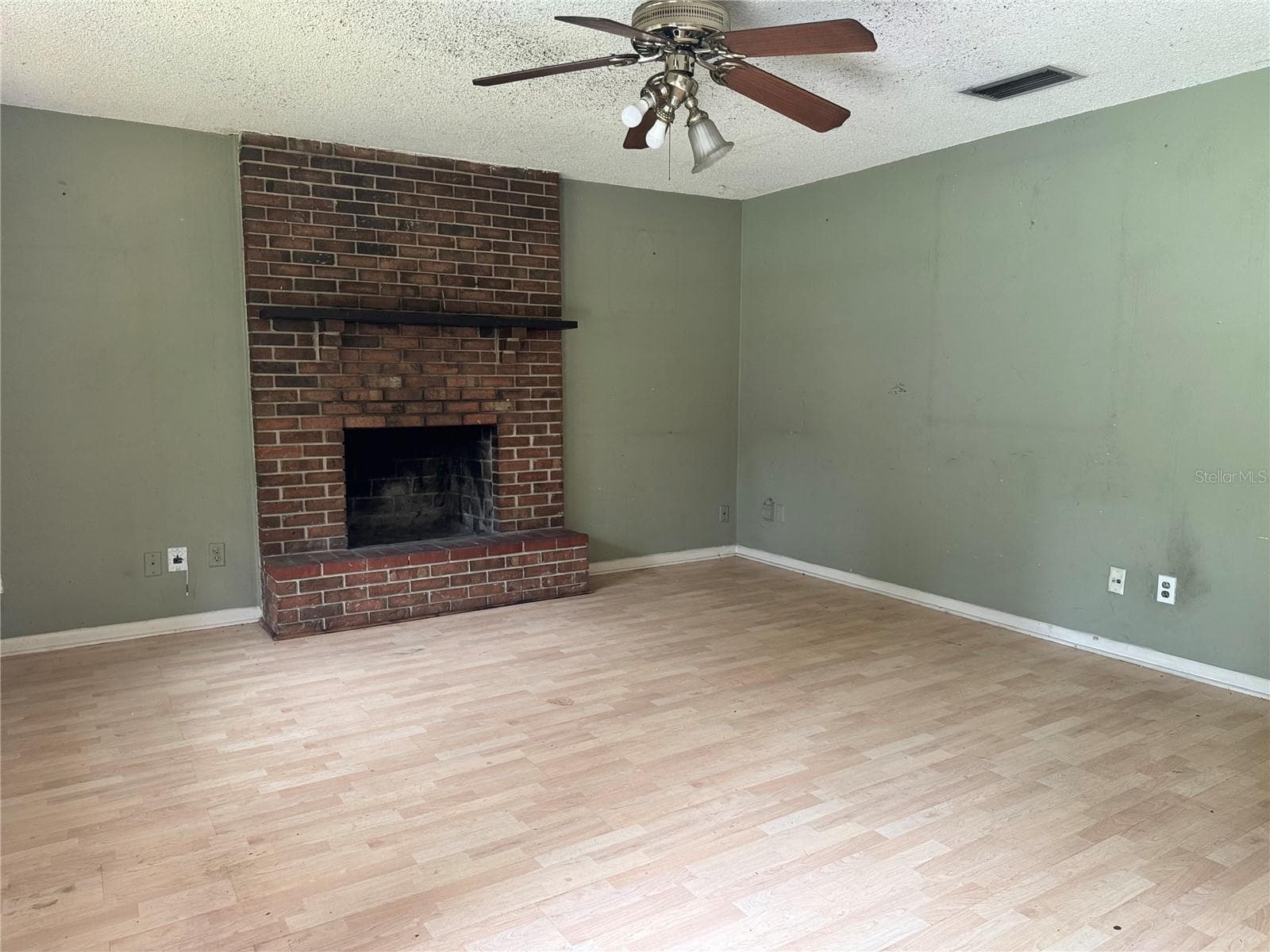 Single Family Residence at 1603 ROYAL PALM DR, EDGEWATER, photo 6 of 14