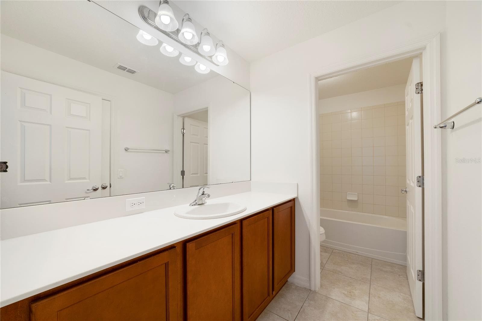 Single Family Residence at 3880 CARRICK BEND DR, KISSIMMEE, photo 21 of 28
