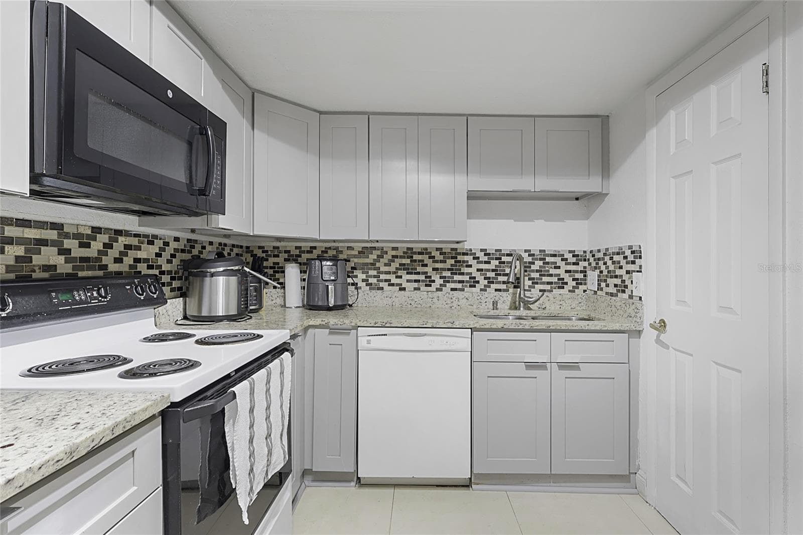 Condominium at 2408 BARLEY CLUB CT #2, ORLANDO, photo 7 of 27