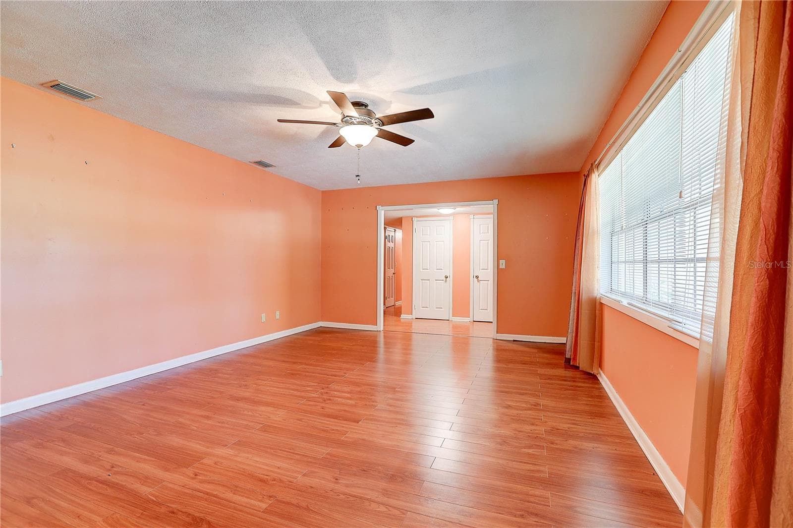 Single Family Residence at 519 OAKHURST ST, BRANDON, photo 13 of 41