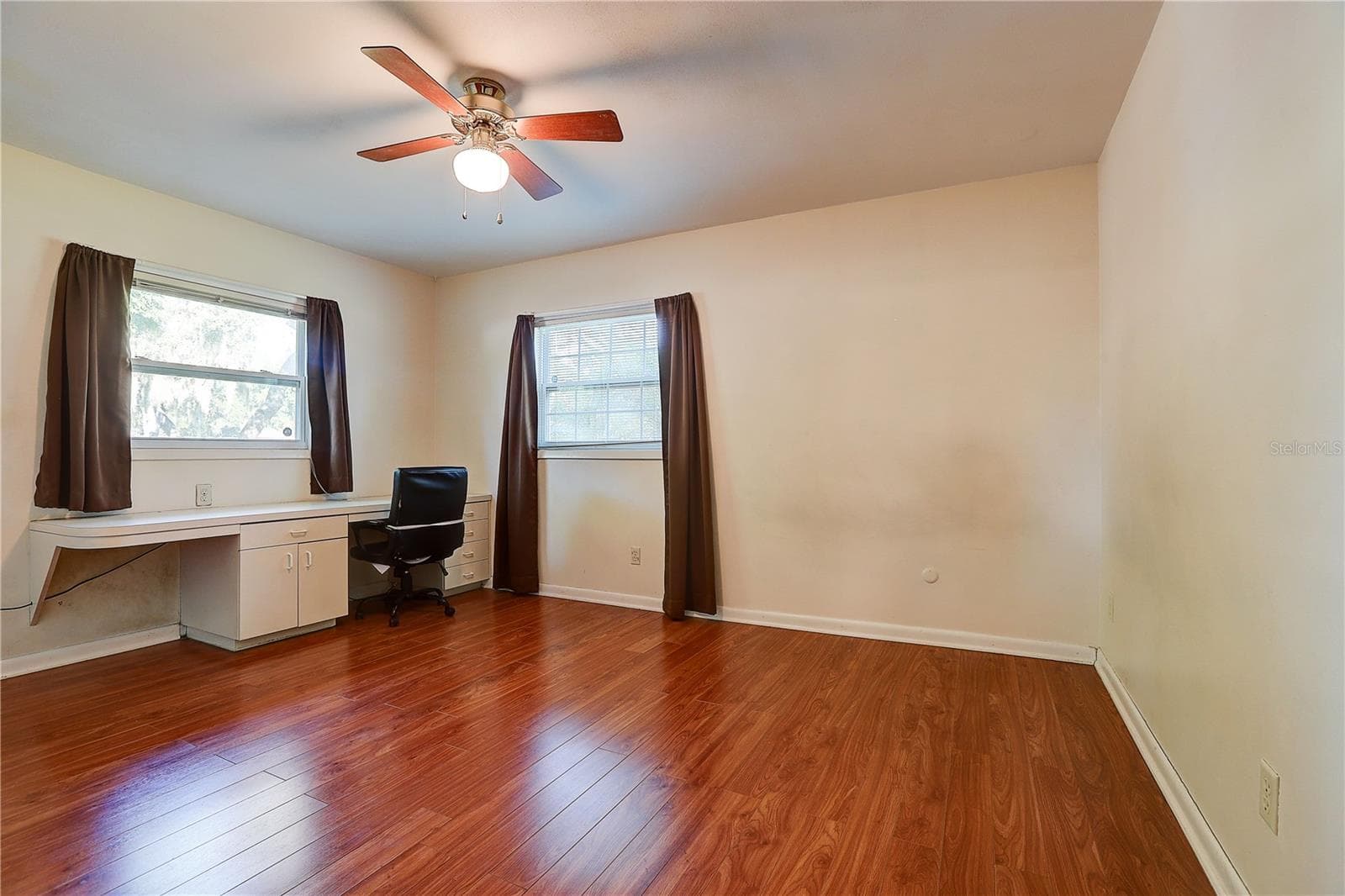 Single Family Residence at 519 OAKHURST ST, BRANDON, photo 21 of 41