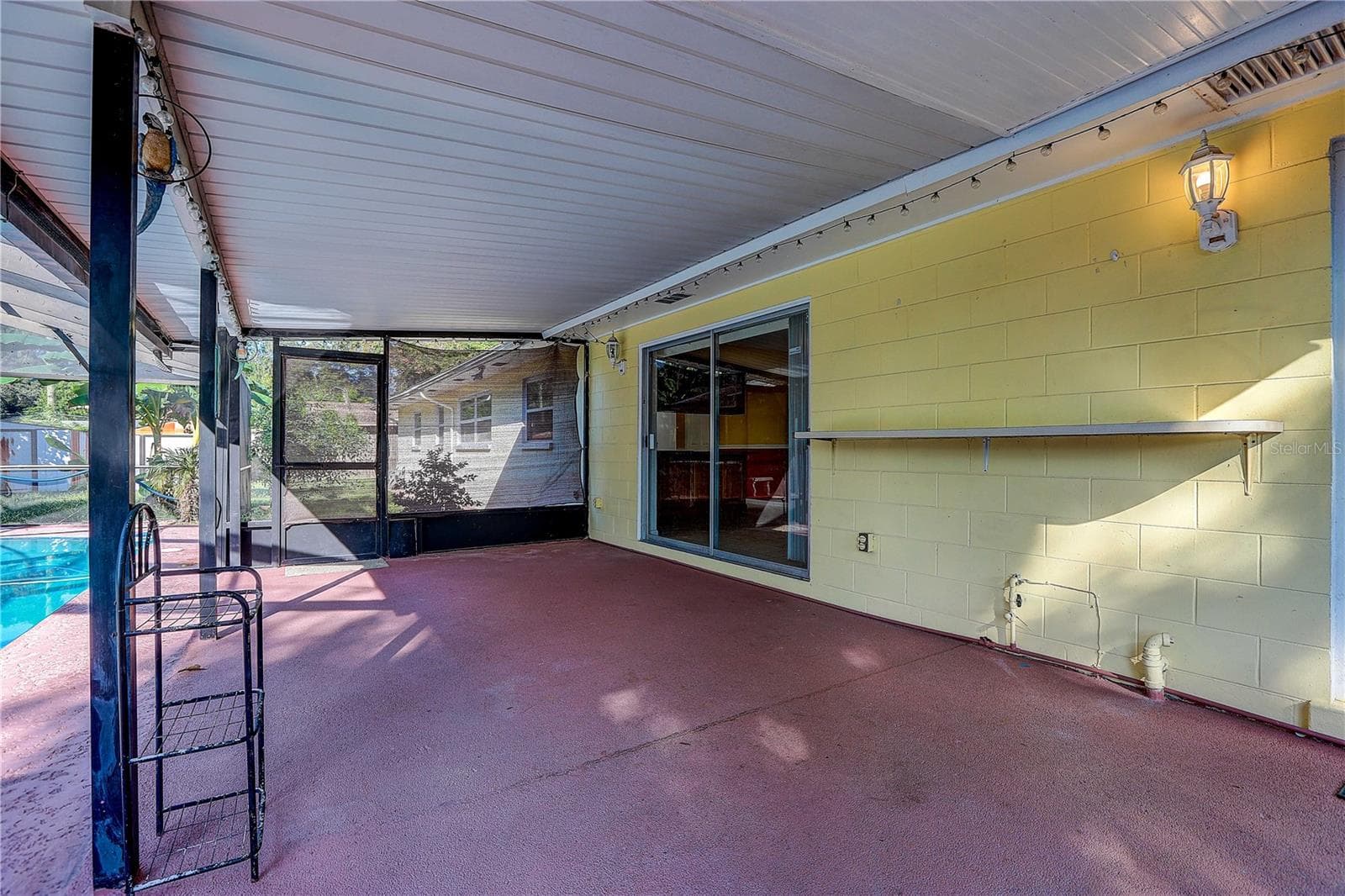Single Family Residence at 519 OAKHURST ST, BRANDON, photo 32 of 41