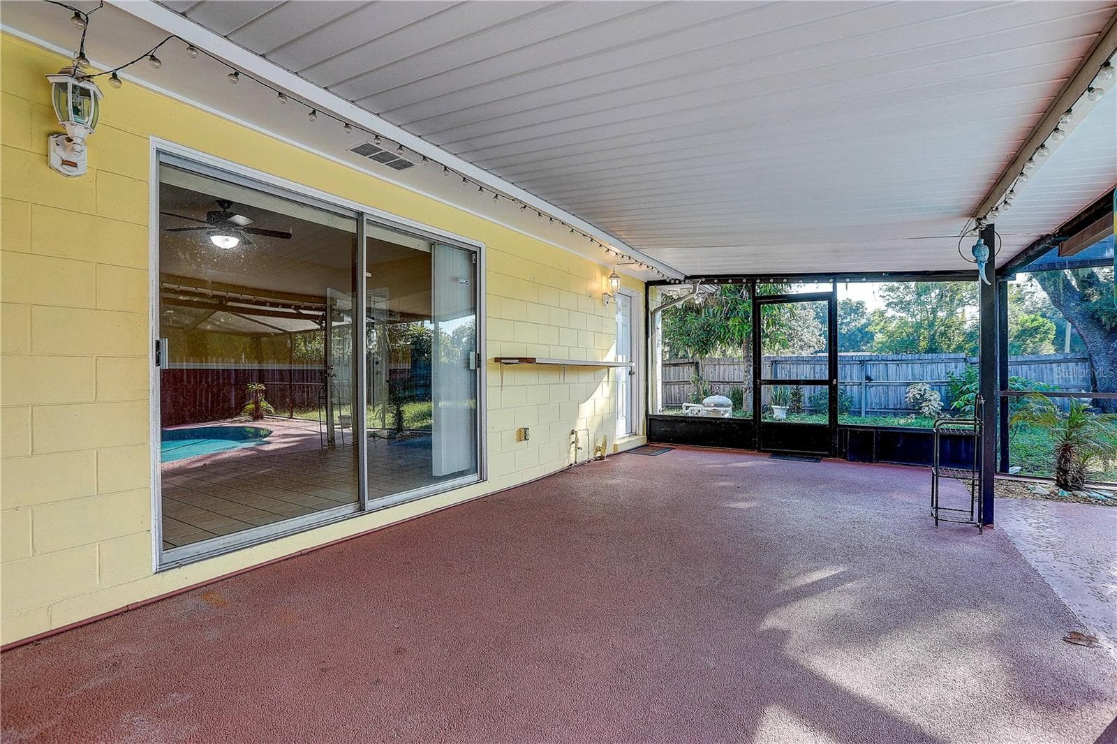 Single Family Residence at 519 OAKHURST ST, BRANDON, photo 33 of 41