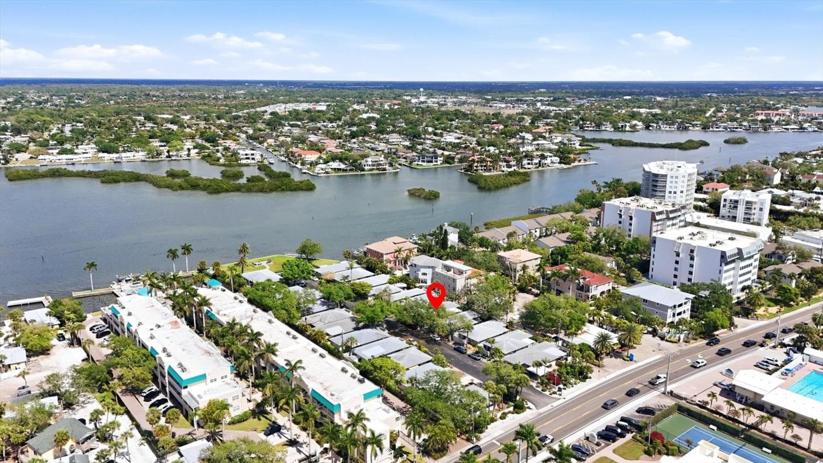 Steps From The Beach and Bay - 6005 MIDNIGHT PASS RD #S6, SARASOTA