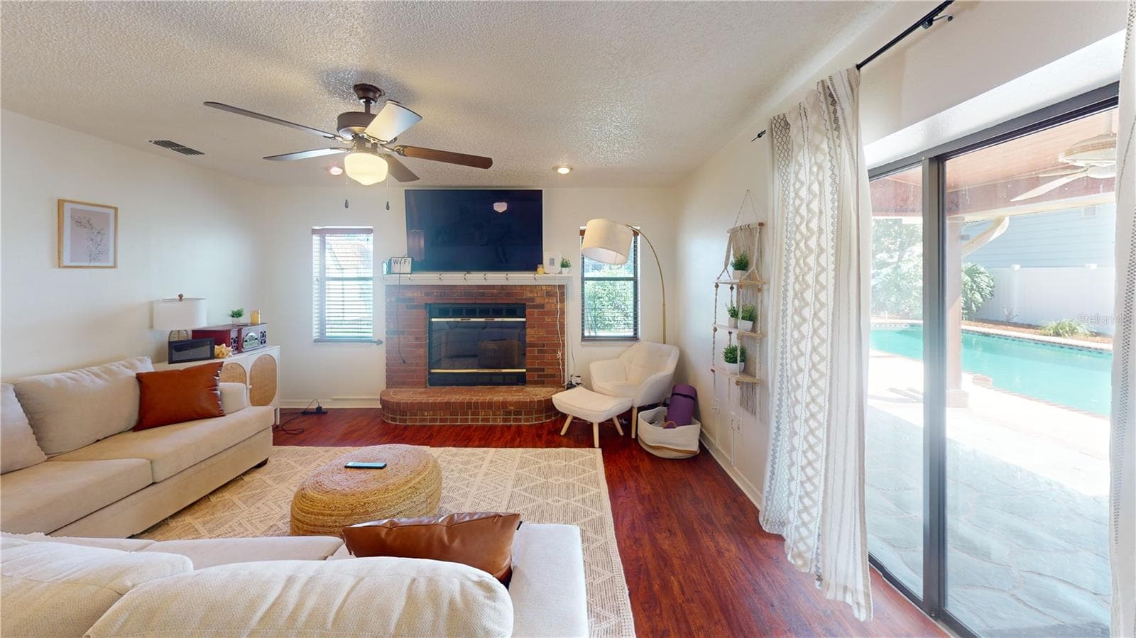 Single Family Residence at 2022 KAPREE CT, WINTER HAVEN, photo 4 of 25