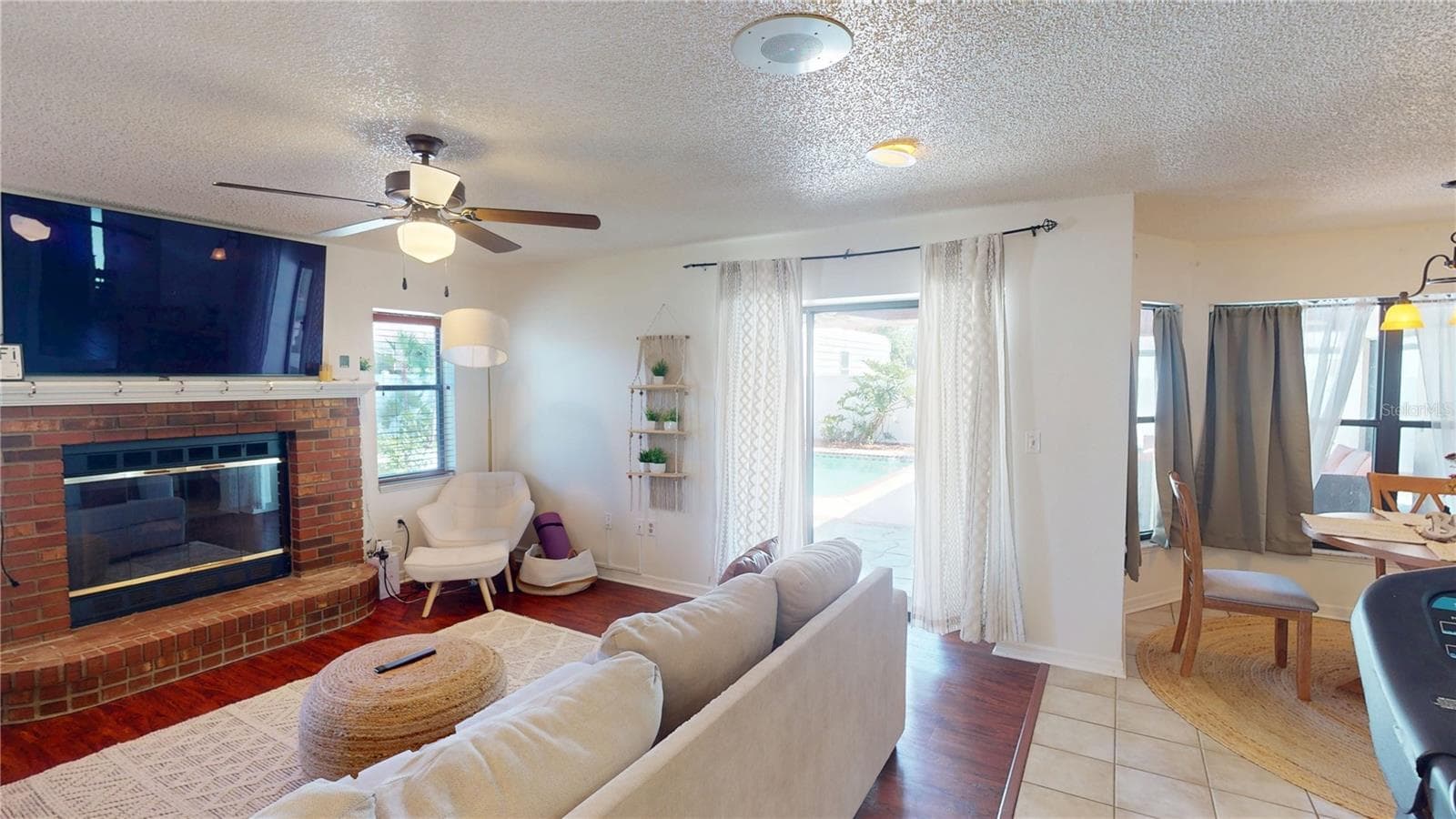 Single Family Residence at 2022 KAPREE CT, WINTER HAVEN, photo 5 of 25