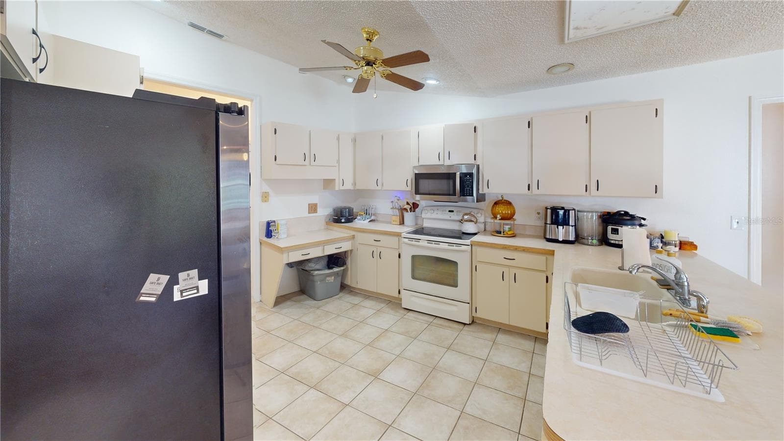 Single Family Residence at 2022 KAPREE CT, WINTER HAVEN, photo 6 of 25